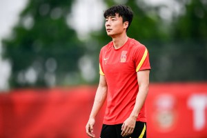图片报：滕哈赫被列入勒沃库森选帅名单，但法布雷加斯更受青睐